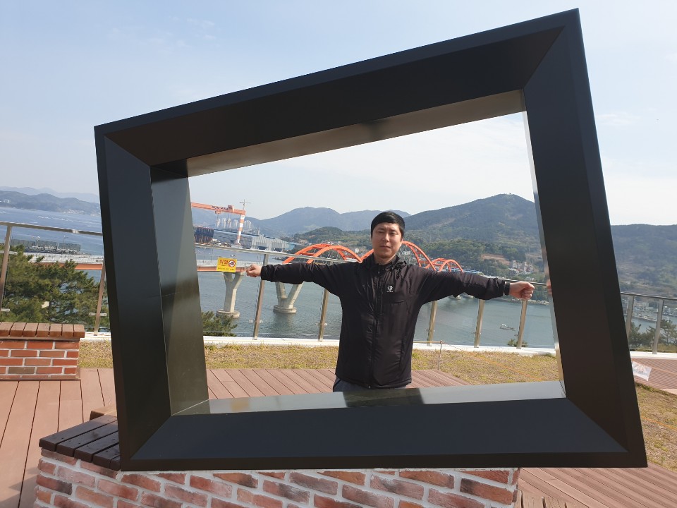 수협효시공원 울끈불끈 어깨 근육 !! 이미지