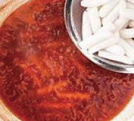 떡볶이 양념장에 떡 넣기