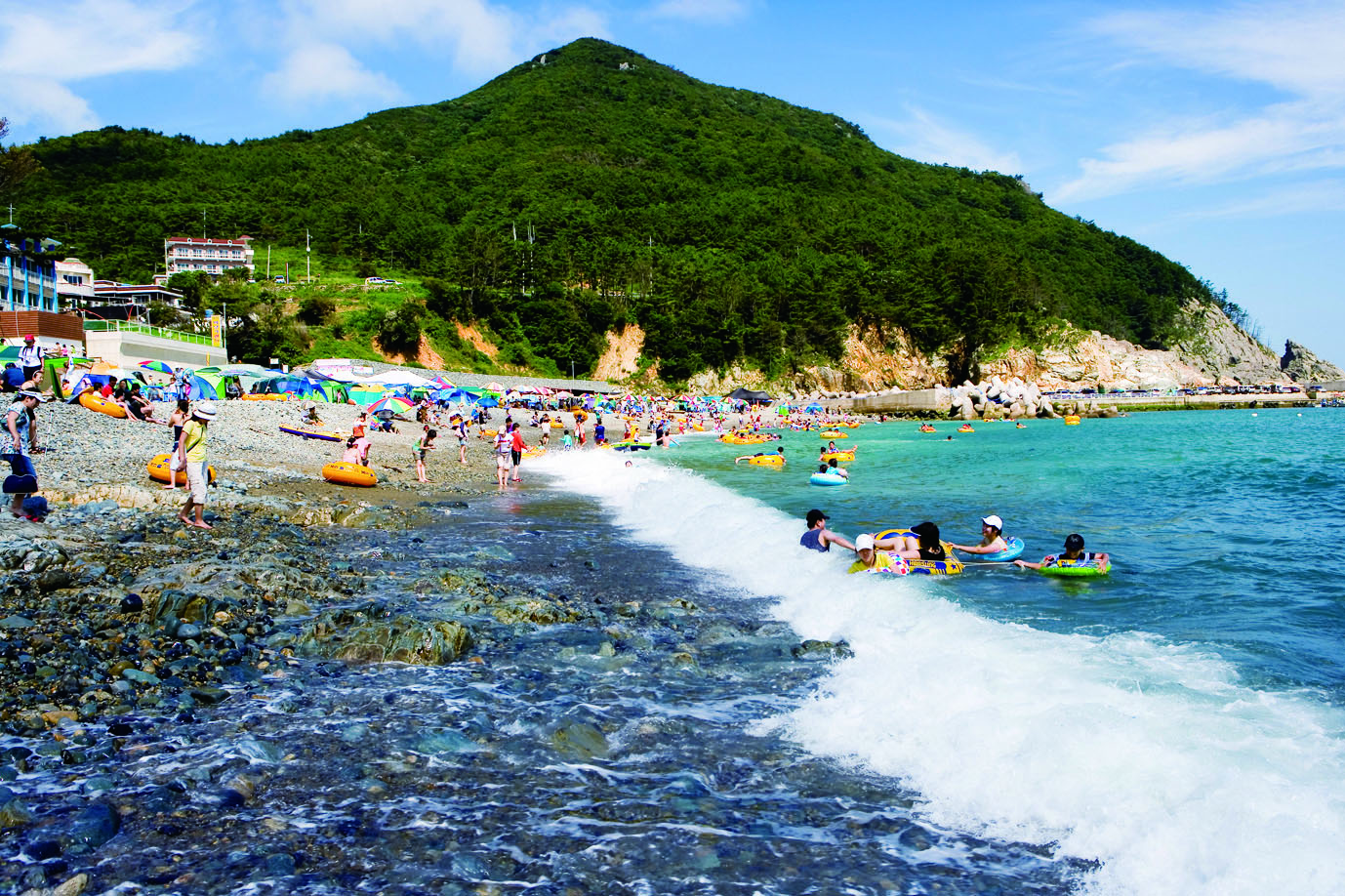여차몽돌해변