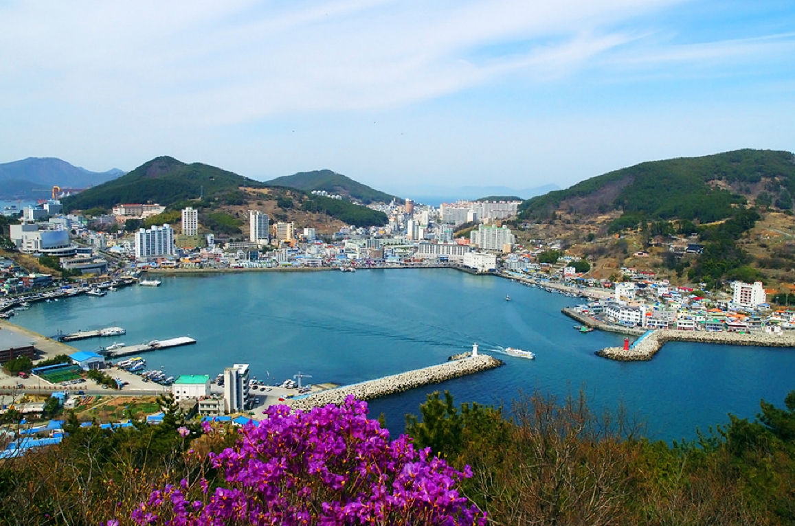 하얀등대와 장승포항 야경