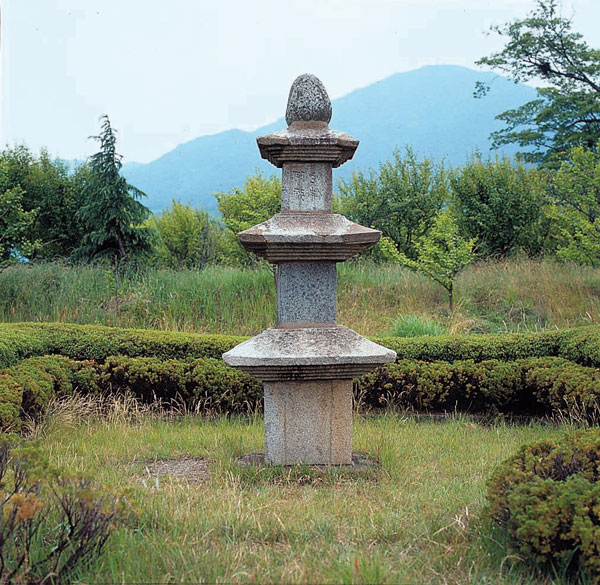 아주동 삼층석탑