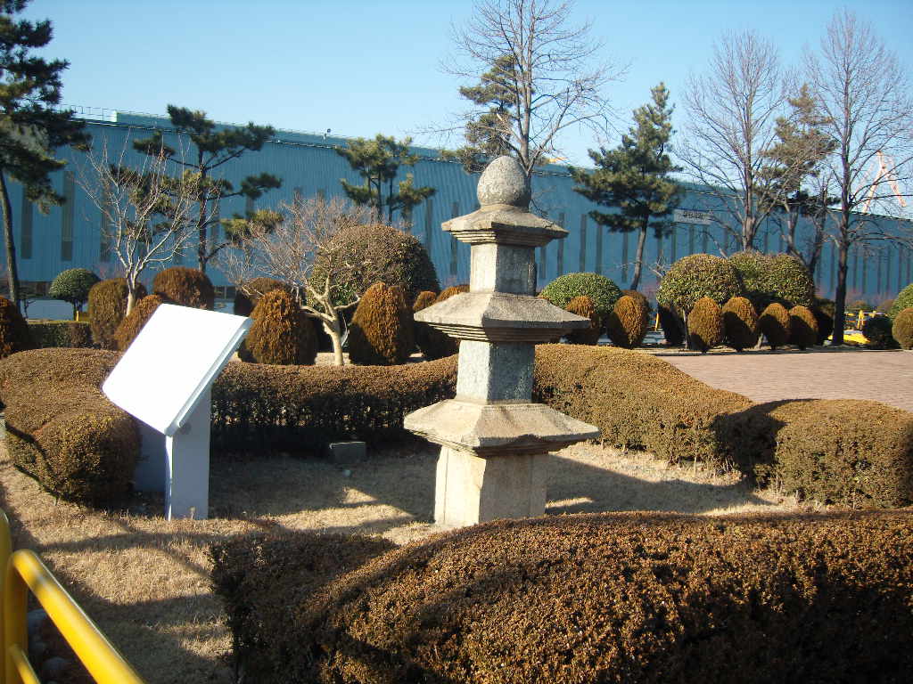 아주동 삼층석탑