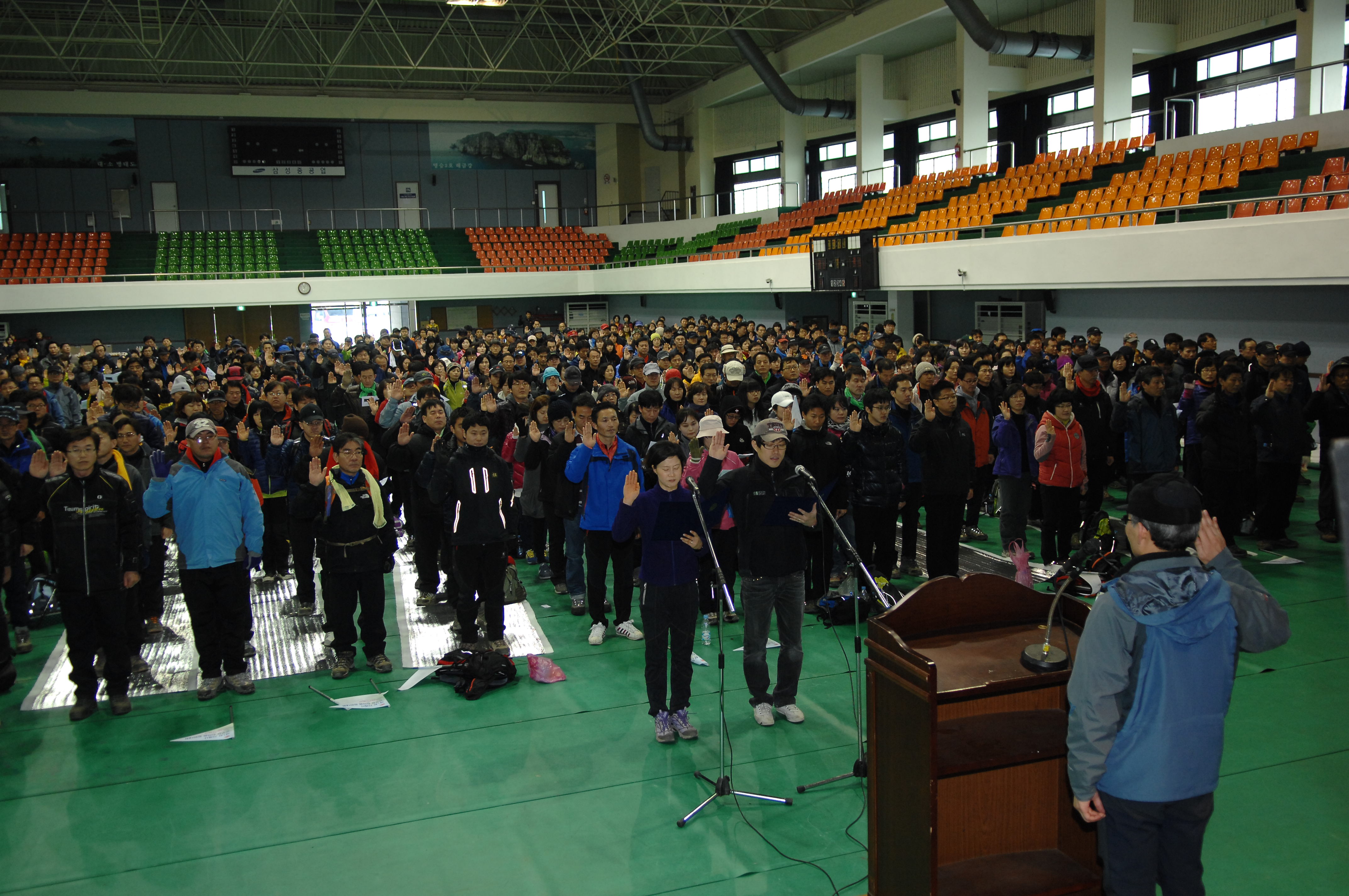 거제시 공무원, 친절을 뼛속까지 새긴다 현장 이미지