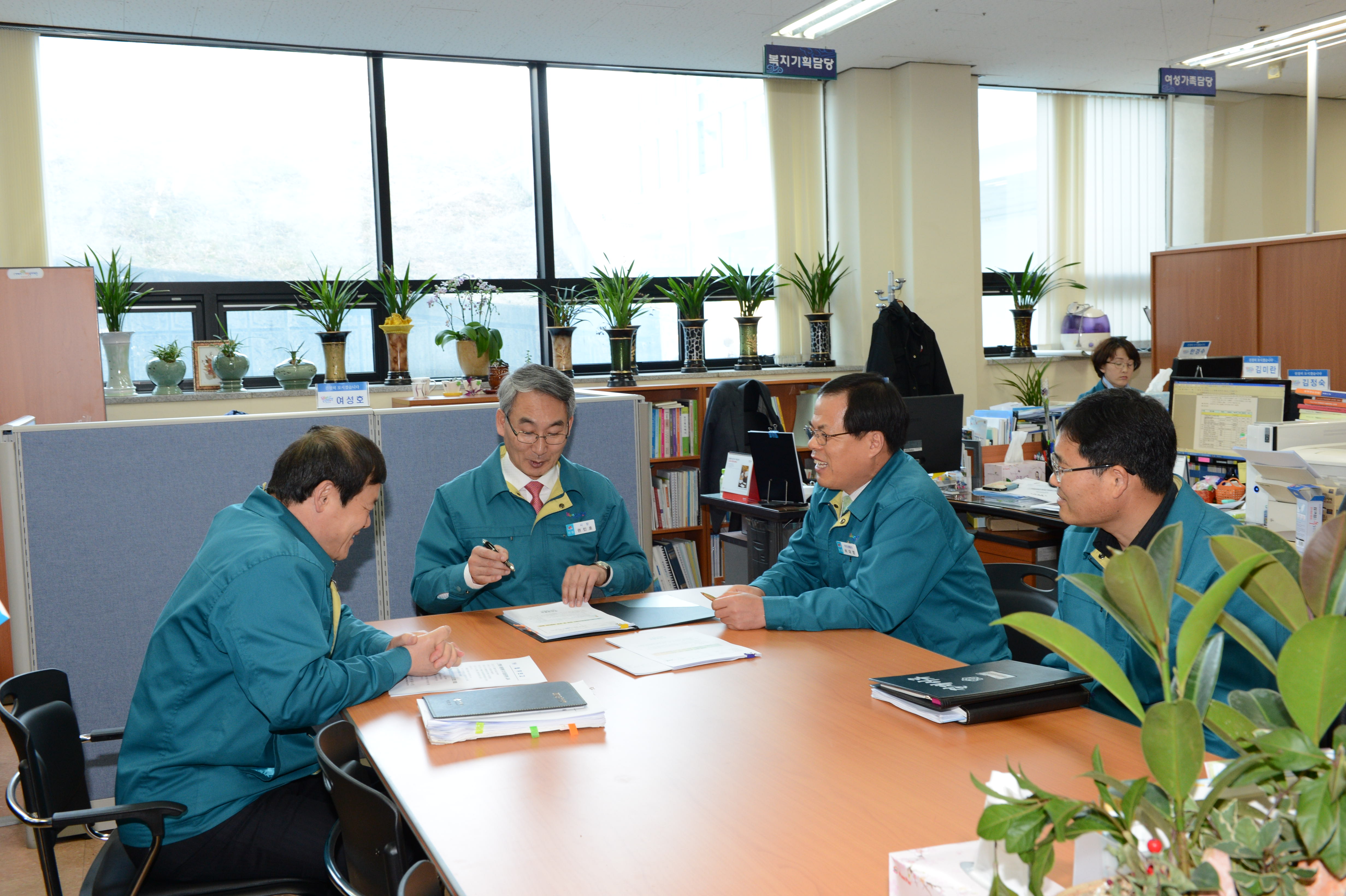 권민호 시장, 부서 찾아 '소통 결재' 현장 이미지