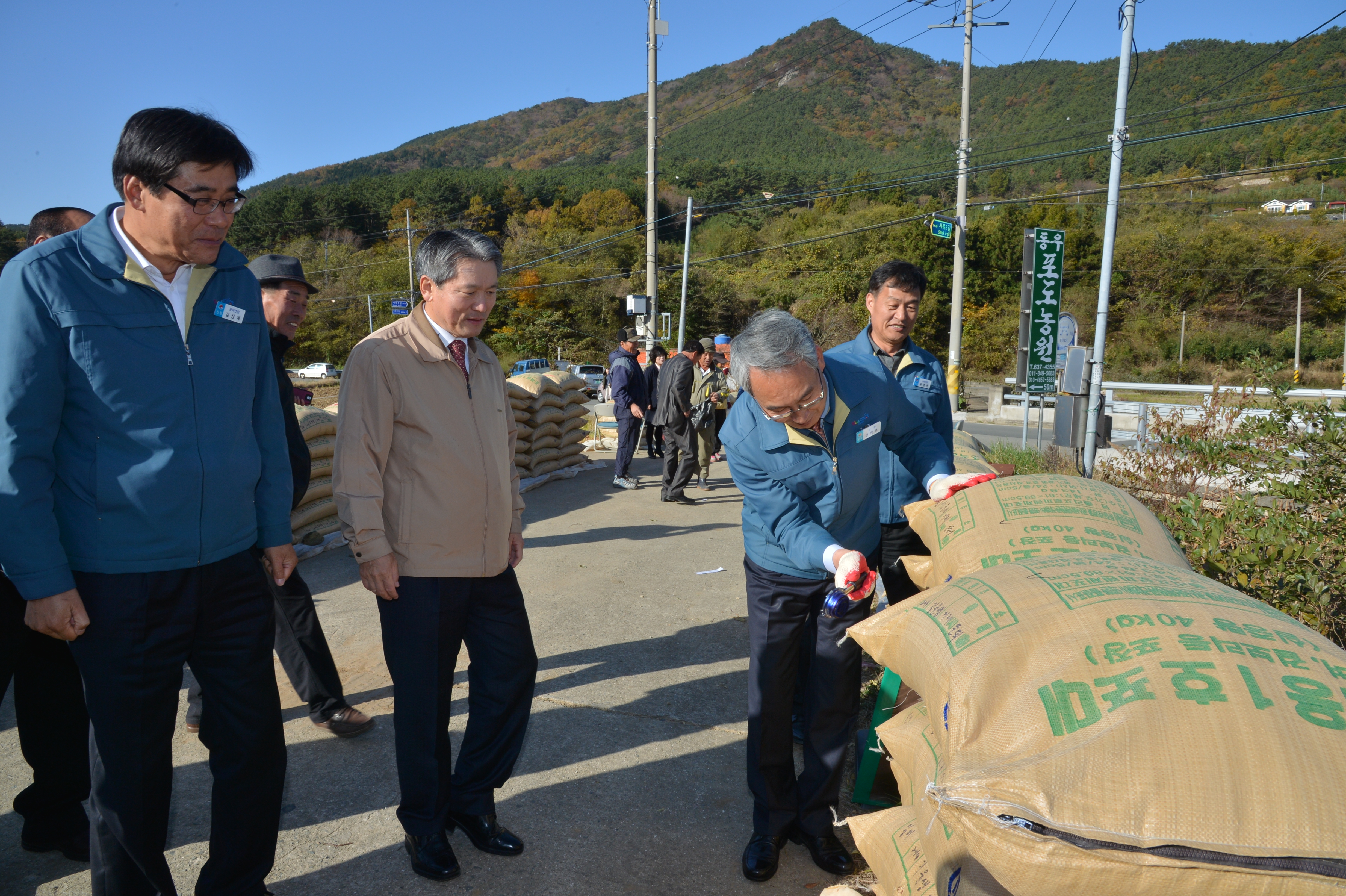 권민호 시장, 추곡수매 현장 찾아 농민들 격려 현장 이미지