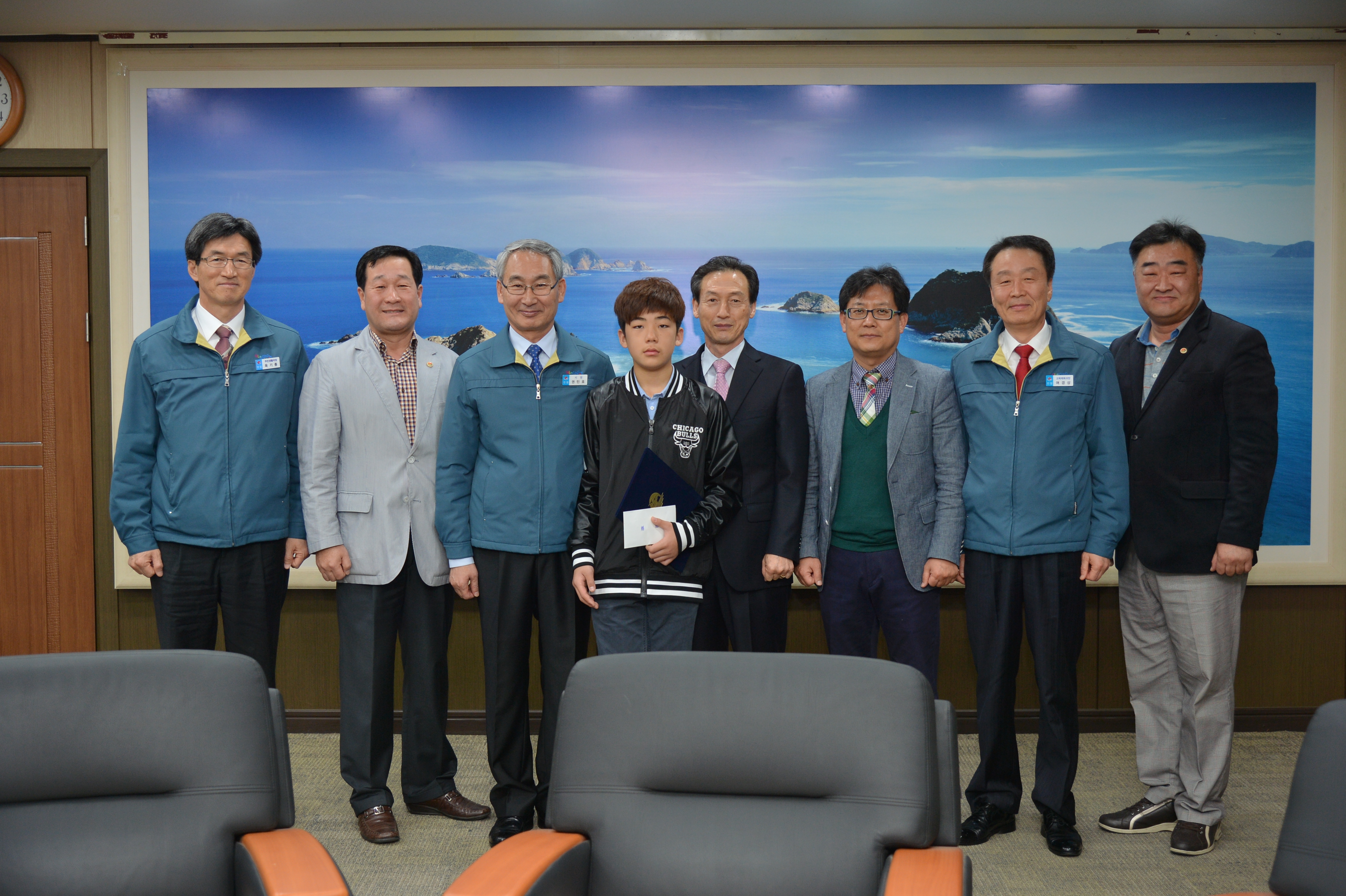 거제시, 전국동계체전 4관왕 강민규 선수 격려 현장 이미지