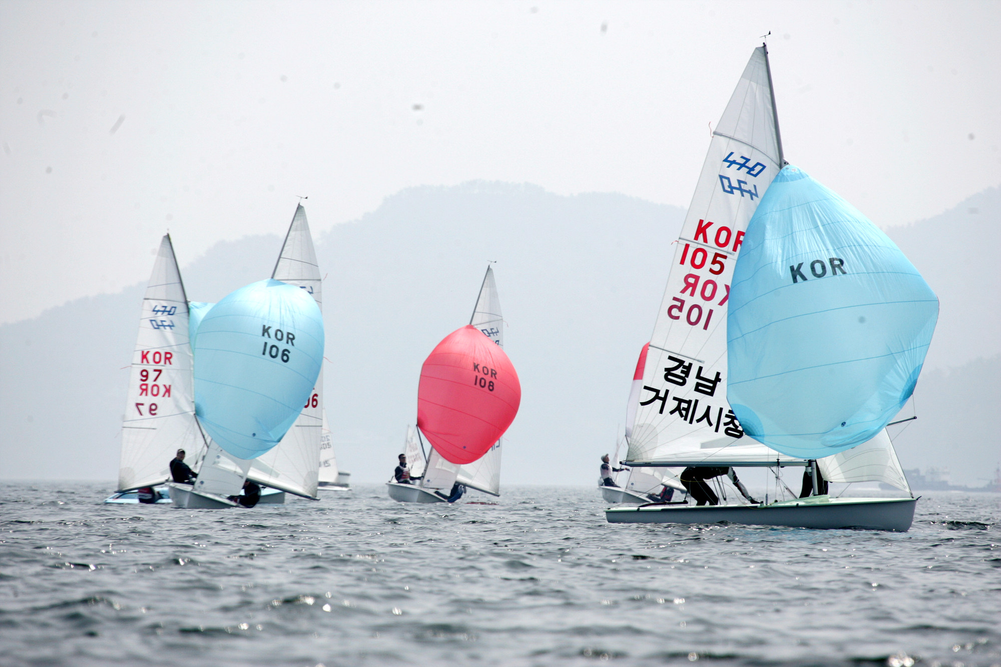 거제시청 요트팀, 전국요트대회 470급 1위 현장 이미지