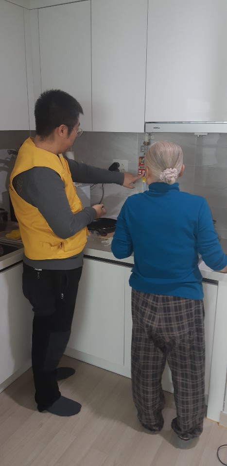 거제시 공공임대주택 가스자동잠금장치 설치 현장 이미지