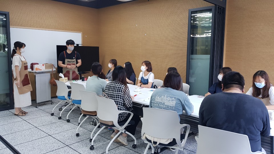 거제청년센터 이룸, 청년창업가 재능기부 문화특강 개최 현장 이미지