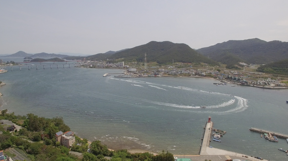 견내량 돌미역 틀잇대 채취어업’안전 작업 기원을 위한 퍼레이드 행사 가져 현장 이미지
