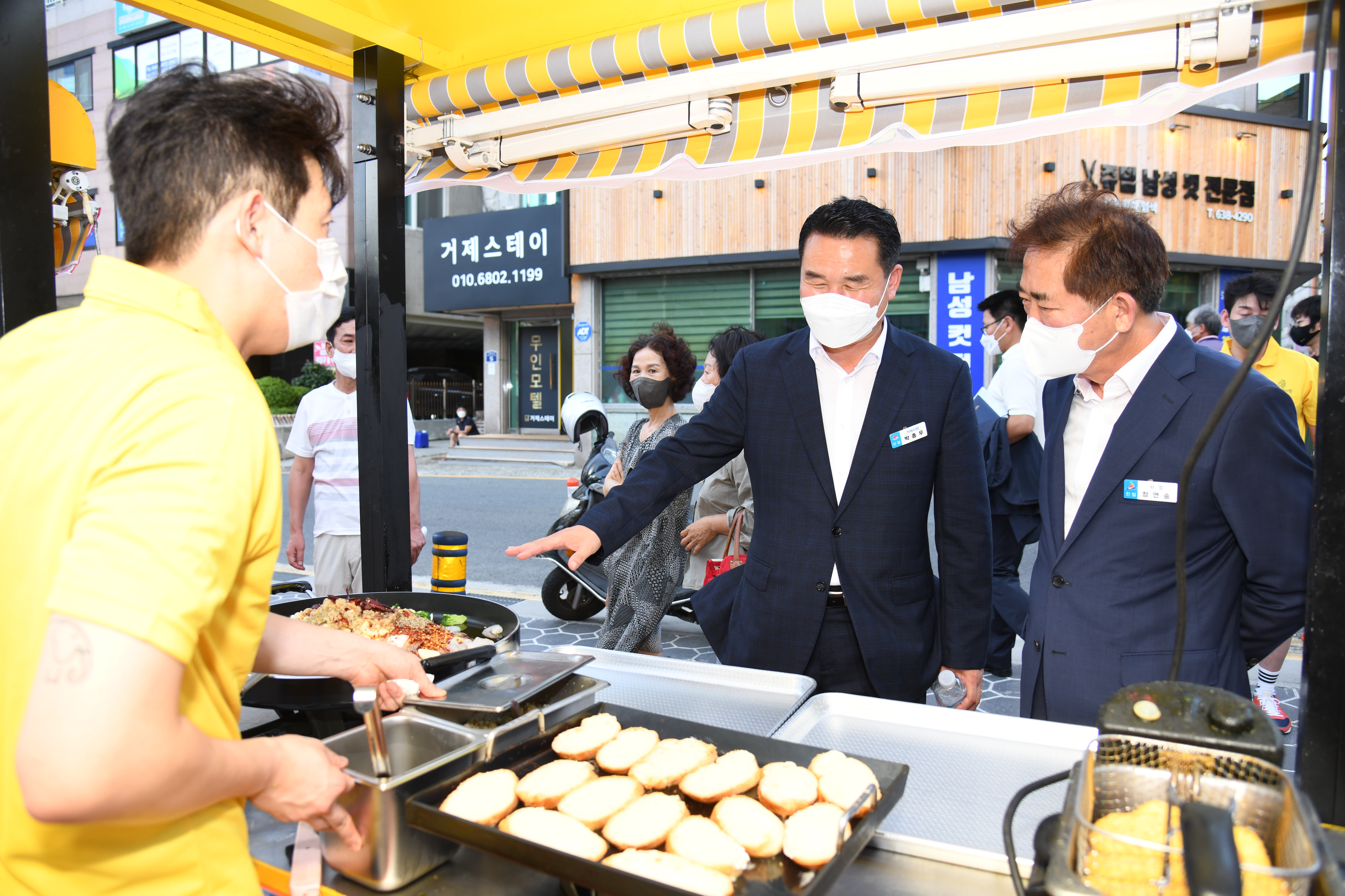 거제시 최초 야시장『거제몽돌야시장』개장 현장 이미지