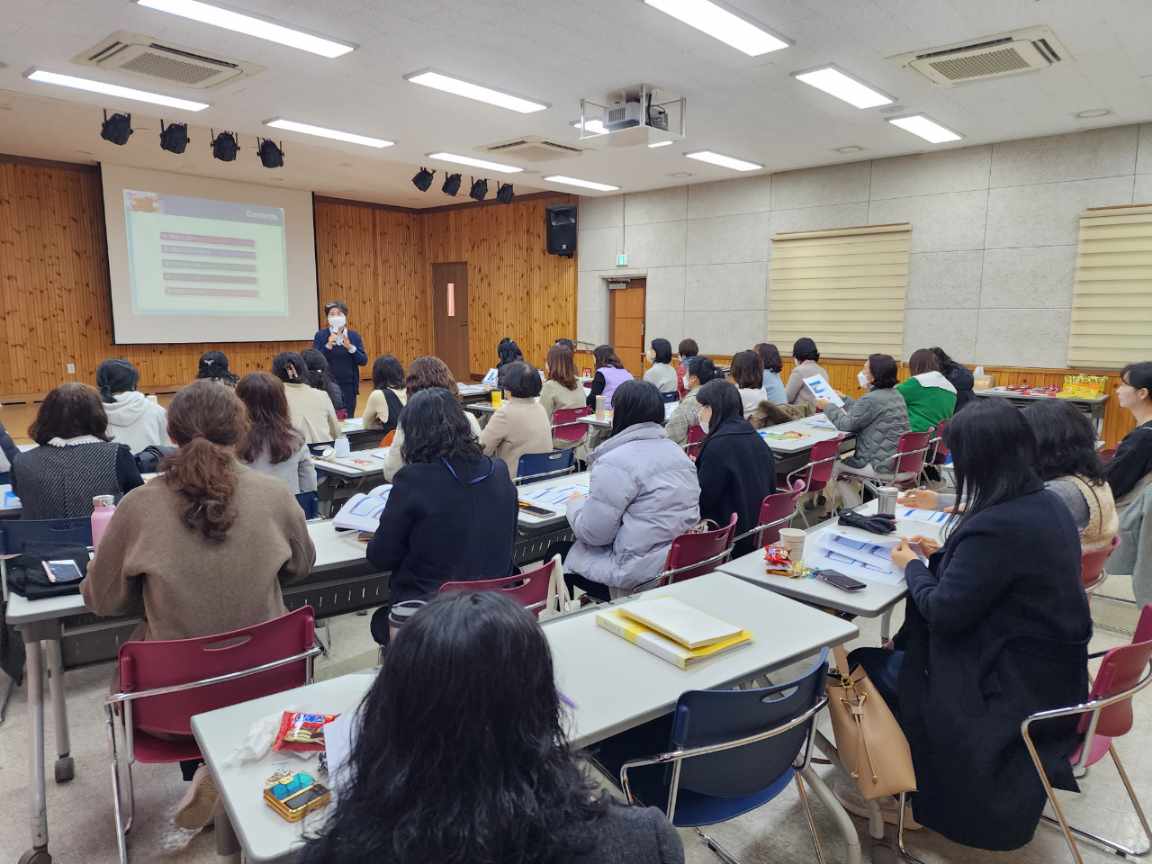 거제시, 청소년 상담 전문역량 강화 워크숍 개최 현장 이미지