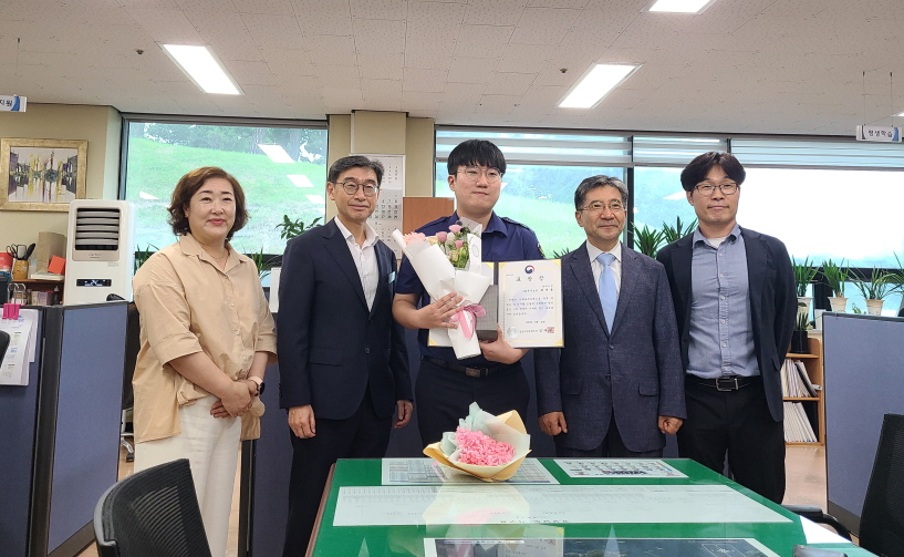 모범 사회복무요원, 평생교육과 최재봉 요원 표창 현장 이미지