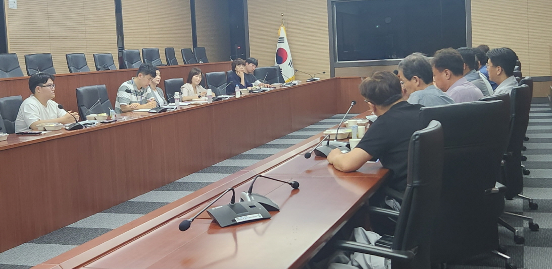 거제시, 드론 산업 방향 모색을 위한 동호인과의 간담회 개최 현장 이미지
