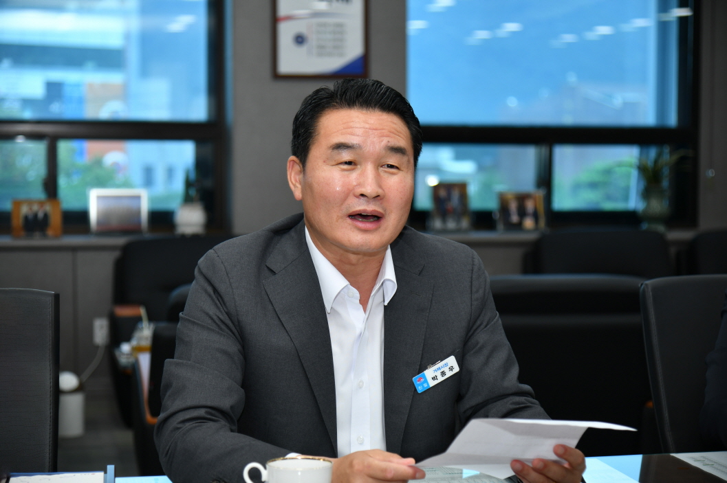 경상남도레미콘공업협동조합, 거제시에 사랑의 성금 200만원 전달 현장 이미지