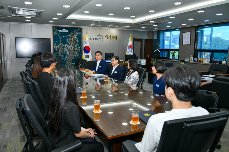 2023년 거제시 재능나눔 장학생,  장학증서 수여 및 간담회 개최 현장 이미지
