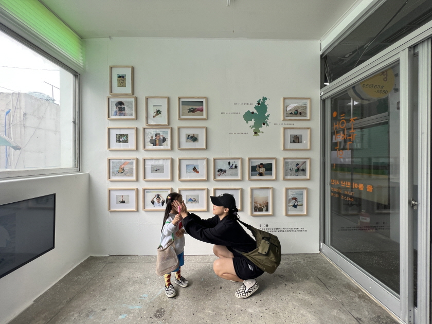 『문화가 있는 날 X 고현시장 전시회』개최 현장 이미지