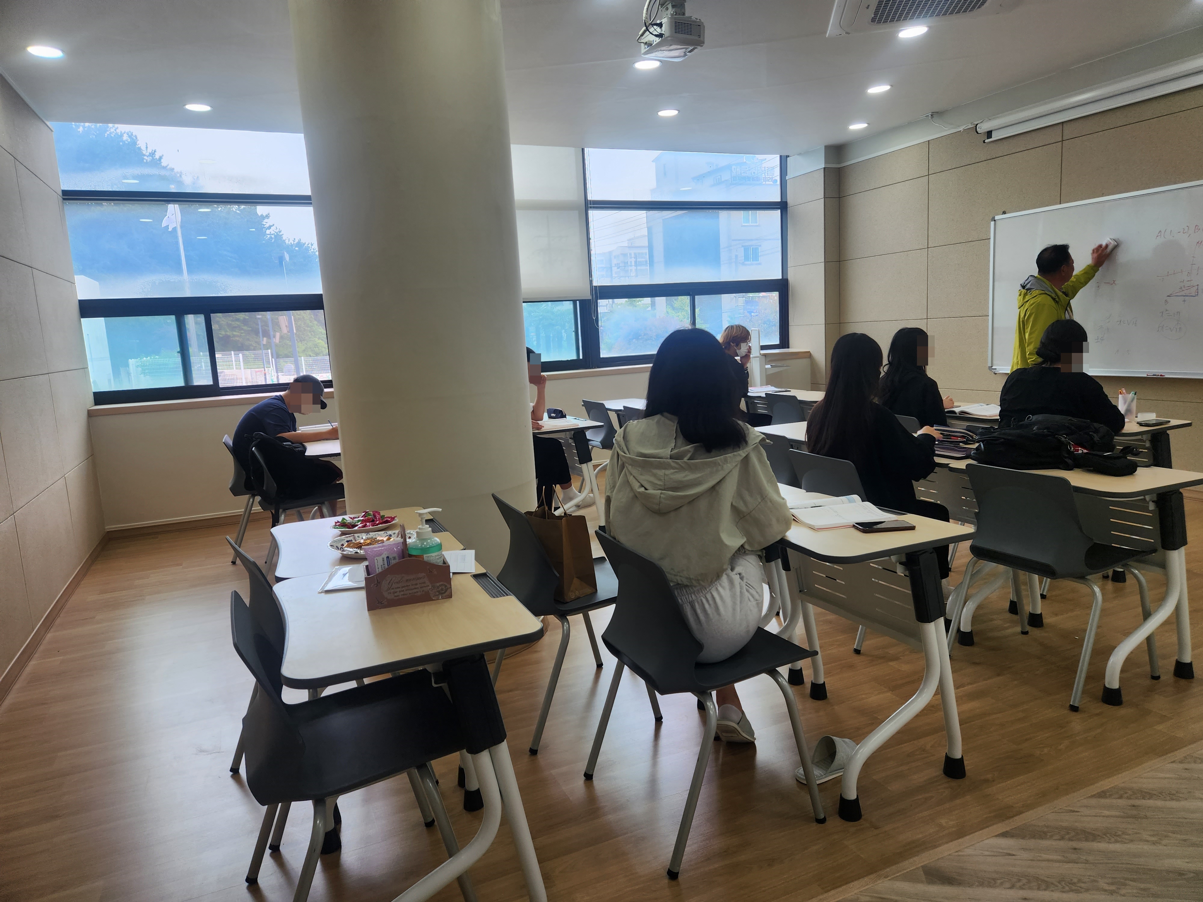 거제시학교밖청소년지원센터  2024년 교육지원사업 강사 모집 현장 이미지