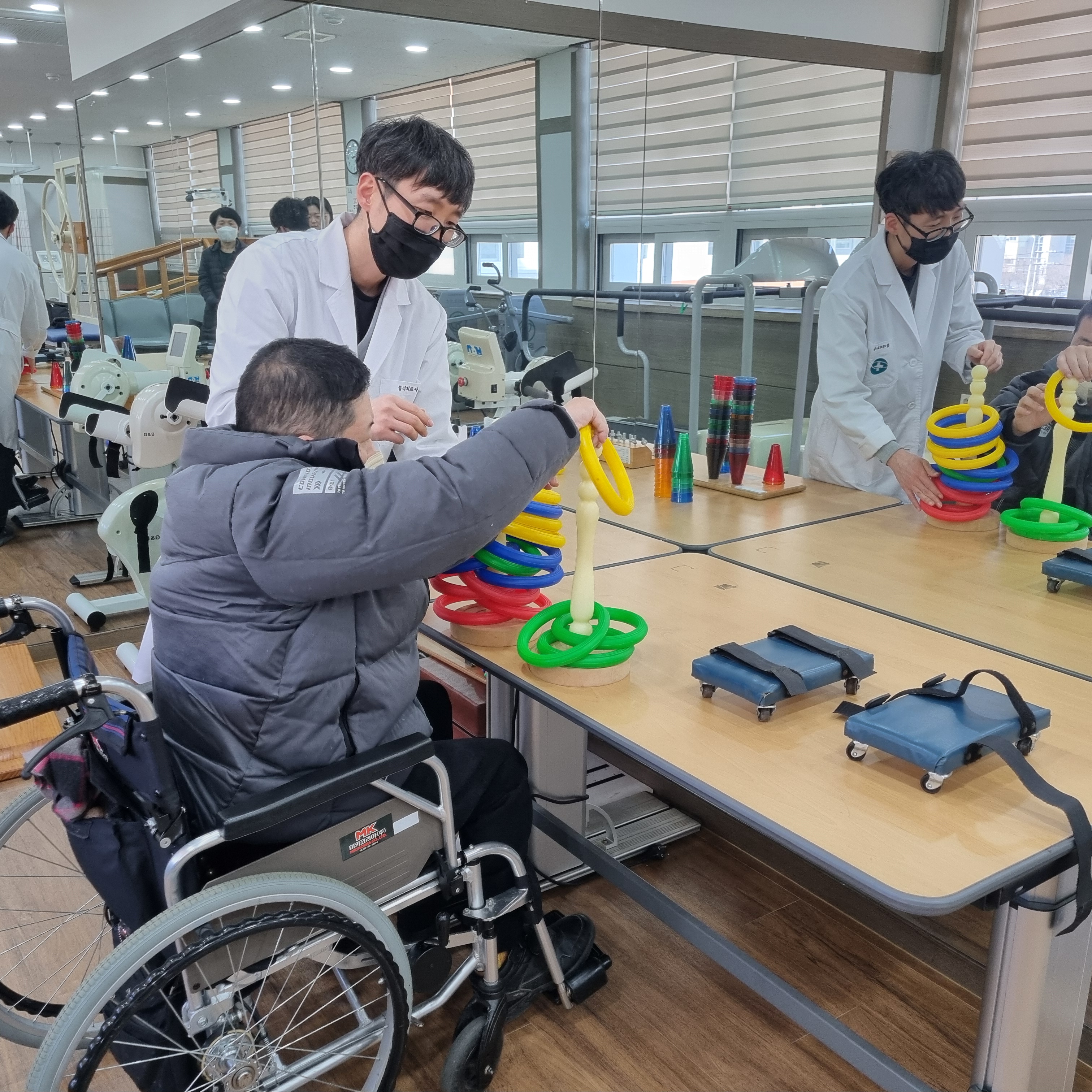 거제시보건소, 재활치료센터 운영 및 재활기구 무료대여 현장 이미지