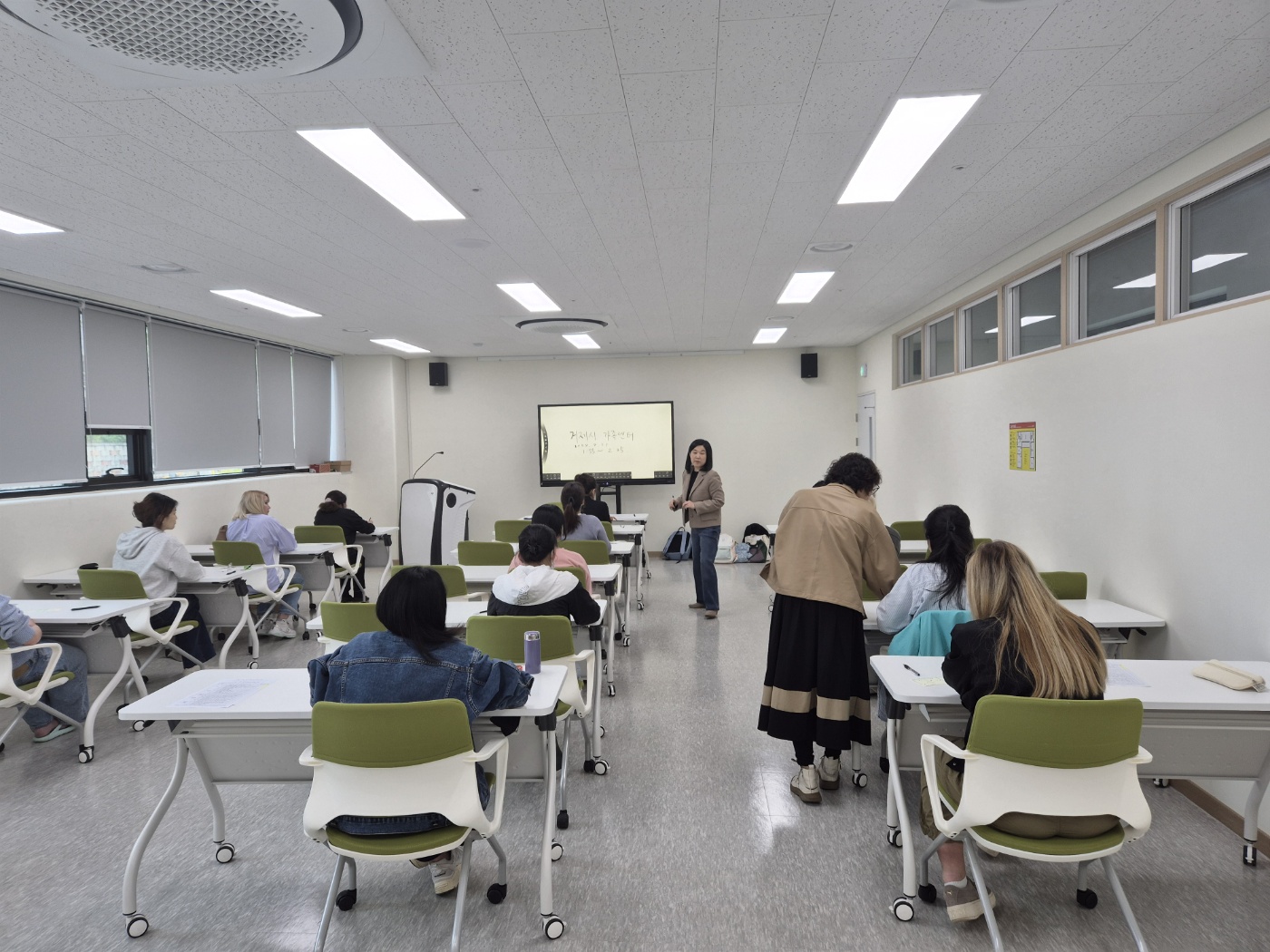 거제시가족센터, 2단계 ‘사회통합프로그램(KIIP)’ 참여자 모집 현장 이미지