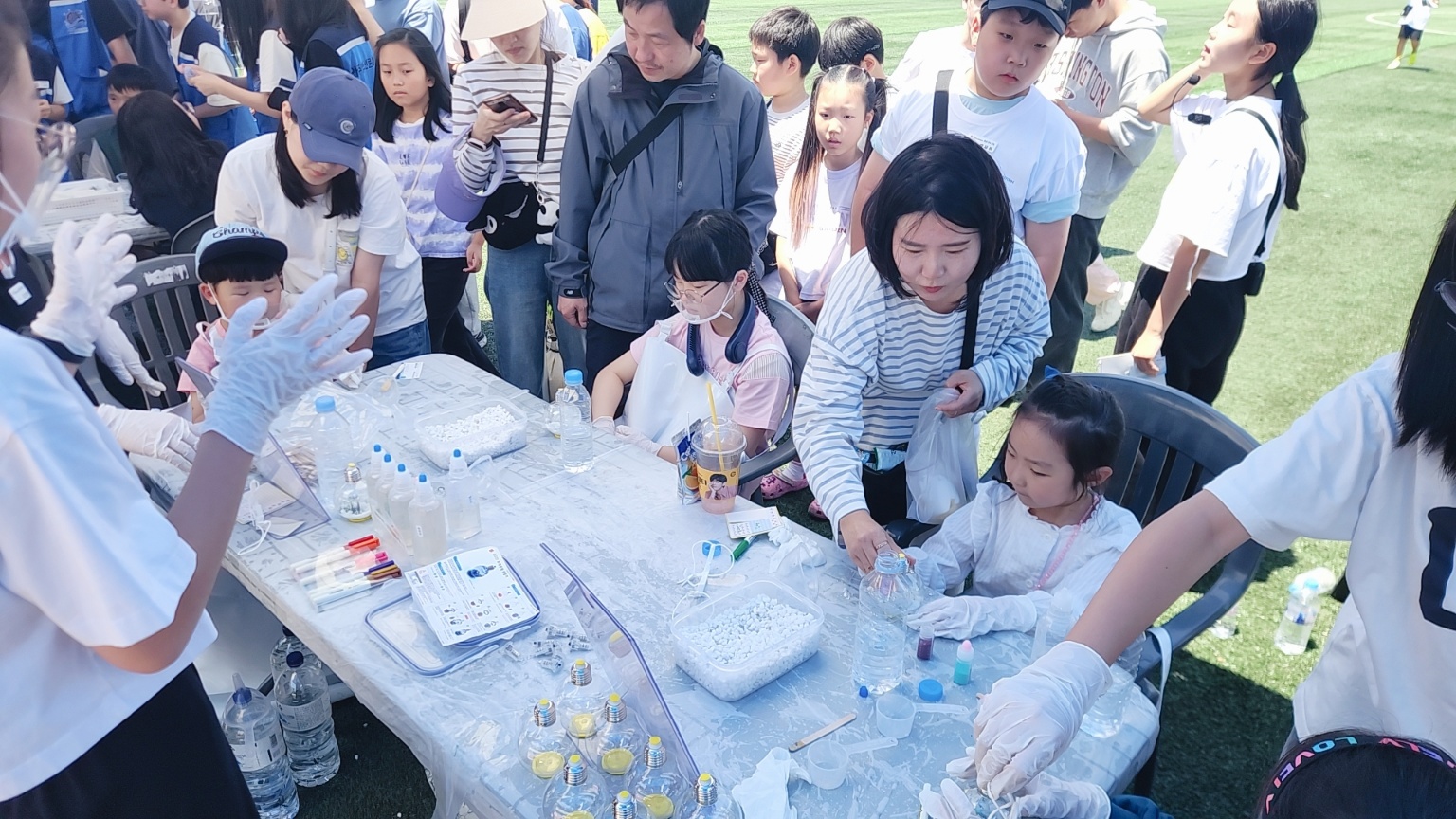 거제시청소년문화축제 부스 운영 및 경남 대표 청소년축제 벤치마킹 “청소년 축제를 즐기다!” 현장 이미지
