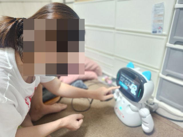 관계의 빈곤, 시 고독사 예방 위해 반려로봇 44대 보급 현장 이미지