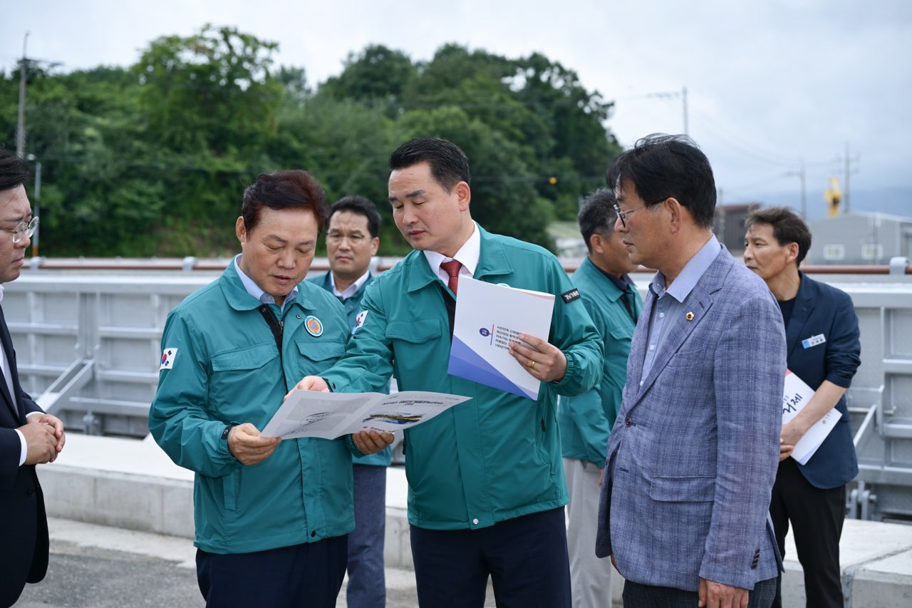 박완수 경남도지사, 여름철 자연재난예방을 위한 둔덕면 학산지구 현장방문 현장 이미지