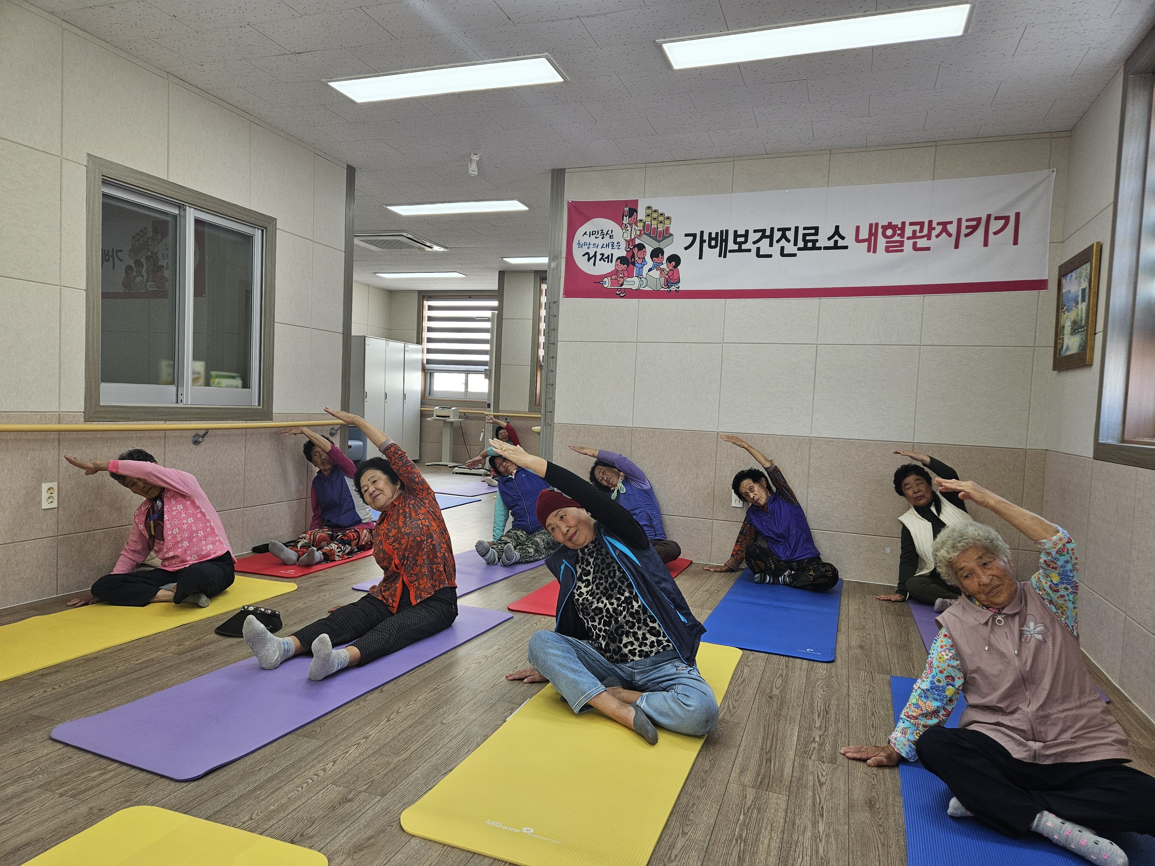 동부면 가배보건진료소, ‘내 혈관 지키기’ 및  ‘함박금 치매예방놀이터 2기’ 성황리에 마무리 현장 이미지