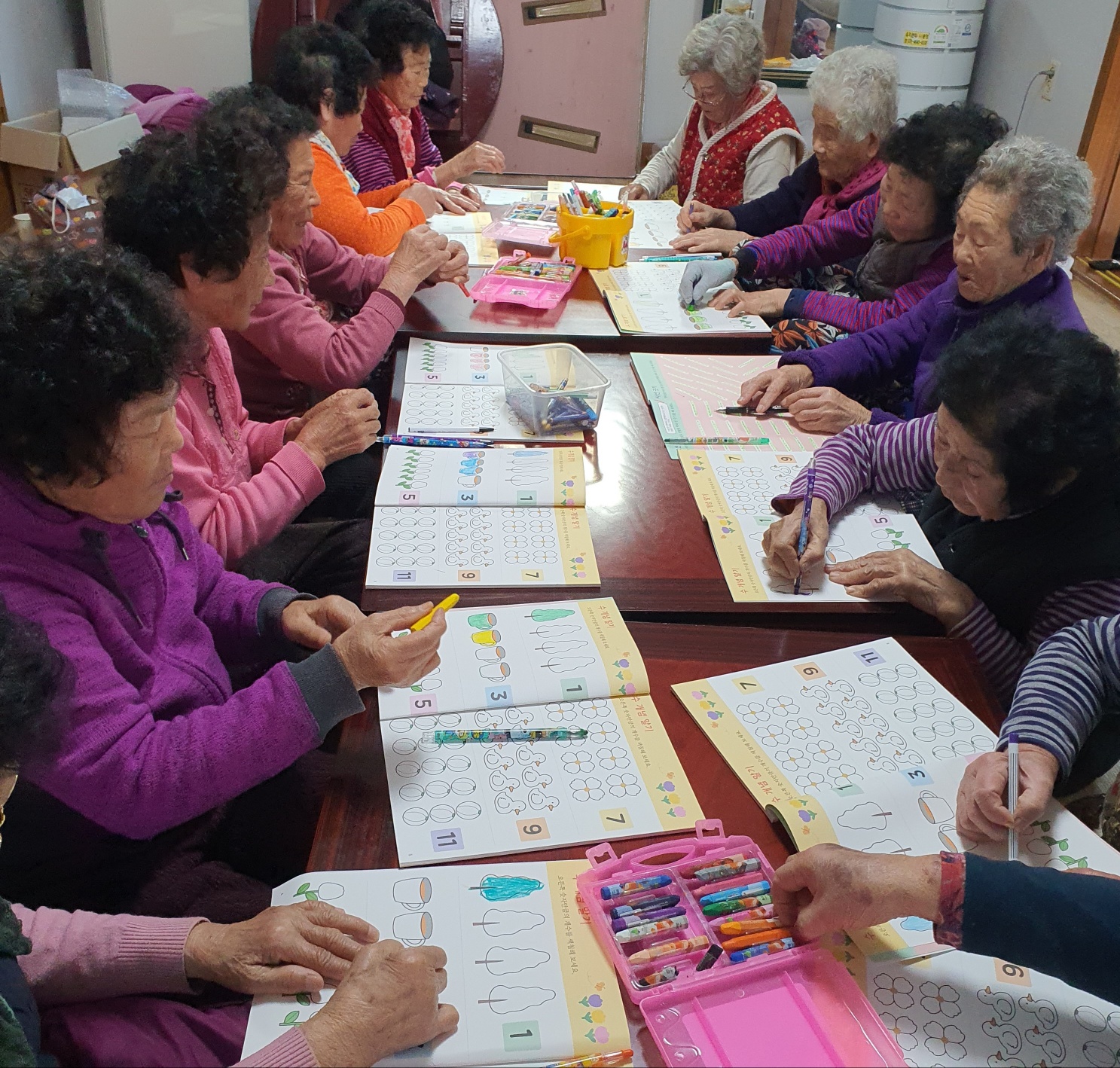 가조보건진료소 특성화프로그램 ‘치매예방 인지놀이 교실’ 첫회 운영 시작 현장 이미지