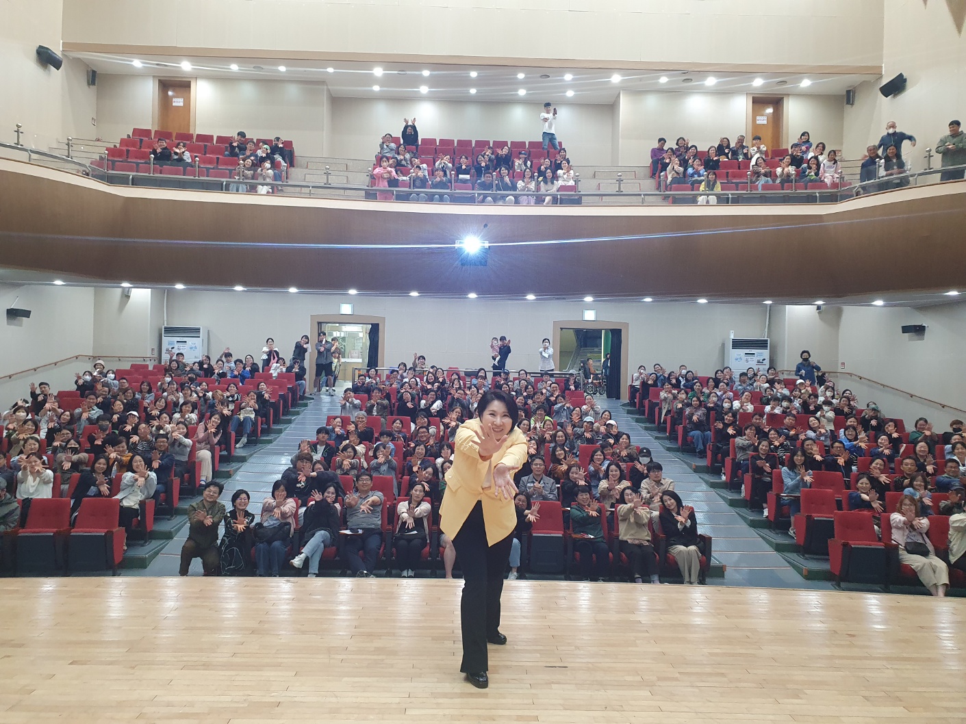 거제시, ‘2025년 거제시민자치대학’ 이호선 교수  강연 성료 현장 이미지