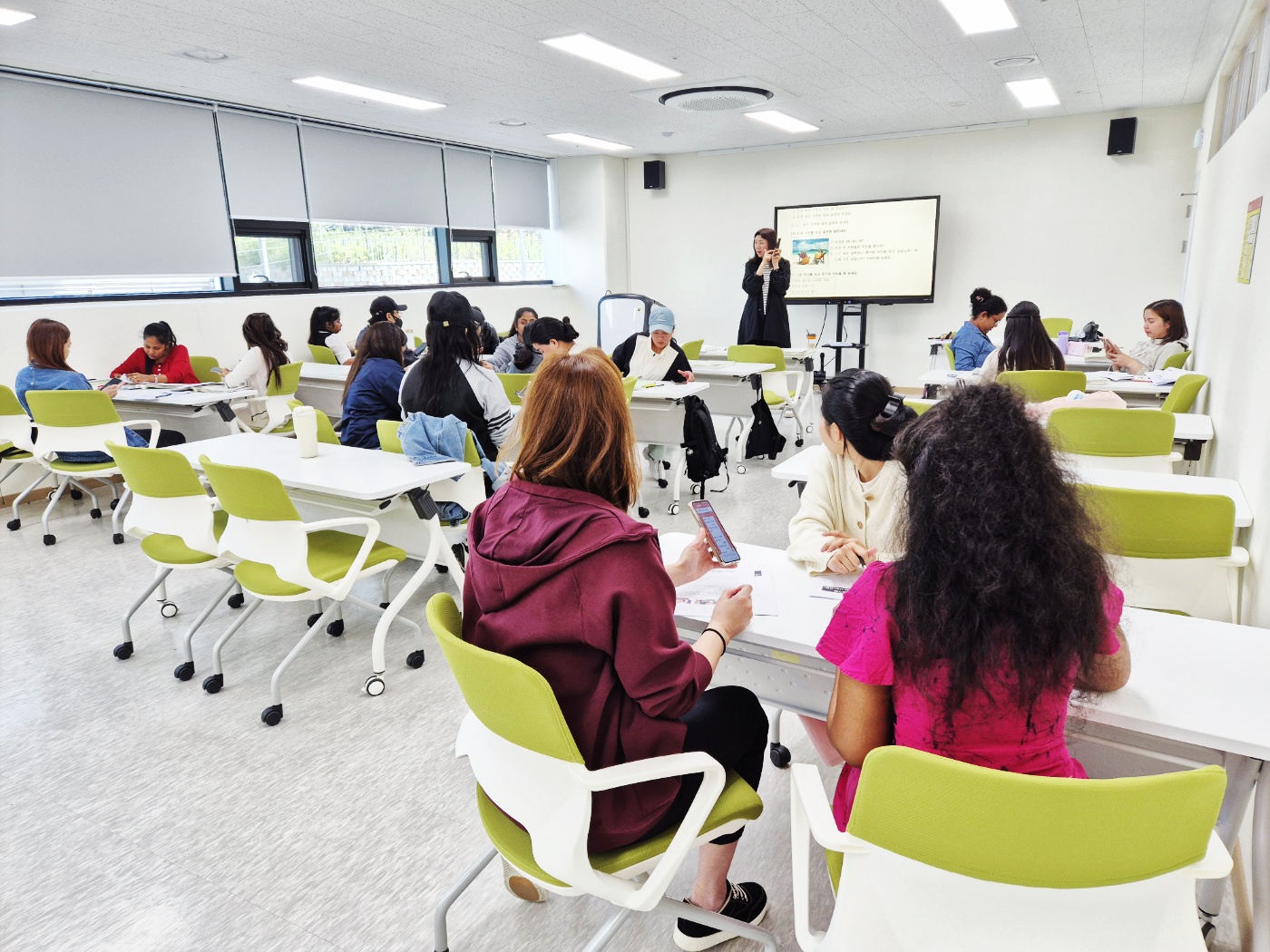 거제시가족센터 2025년도 ‘사회통합프로그램(KIIP)’ 2학기 참가자 모집 현장 이미지