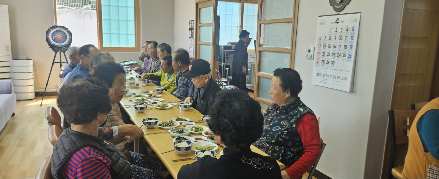 거제시, 경로당 활성화 위해 급식비·비품·건강프로그램 등 다각적 지원 현장 이미지