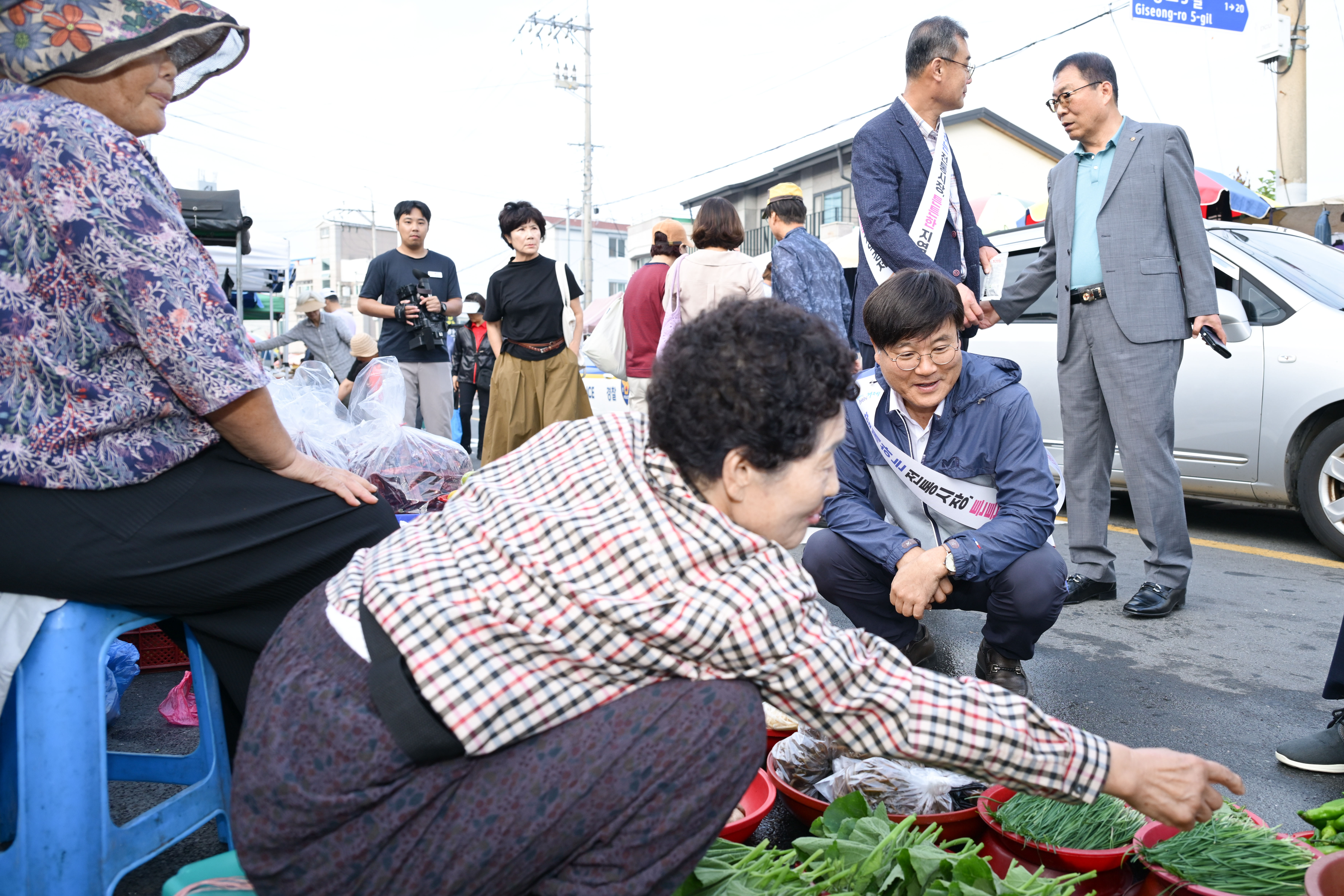 거제시, 변광용 시장 전통시장 찾아 “민생회복 소비쿠폰”현장점검 현장 이미지