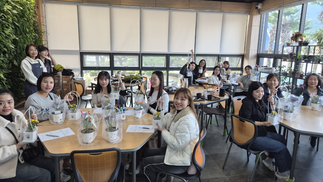 제19회 거제섬꽃축제 글로벌 관람객 체험 프로그램 성황리에 종료 현장 이미지