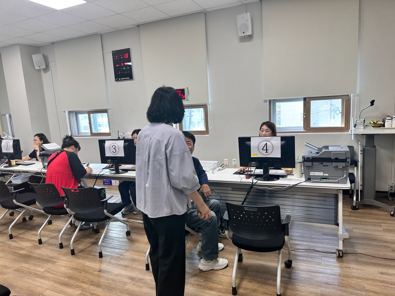 시민불편 최소화,  거제시 2차 민생회복 소비쿠폰 지급시작 현장 이미지