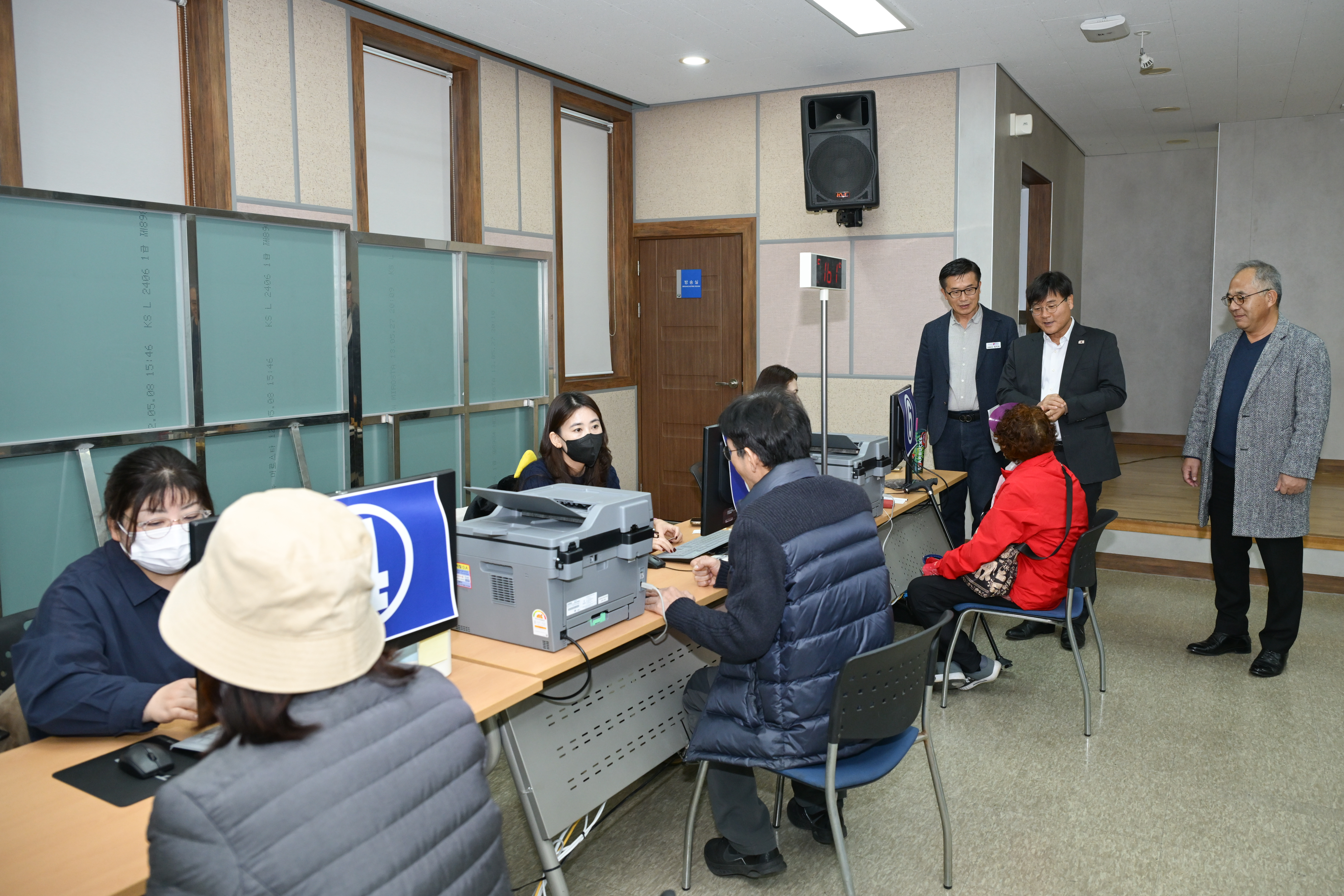 거제시장, 민생회복지원금 접수처 현장 점검 현장 이미지