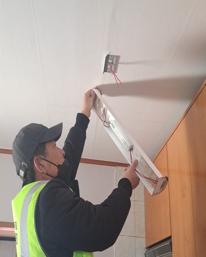 거제시,  2026년 「척척거제 기동대 행복생활민원 소규모 수리사업」 추진 현장