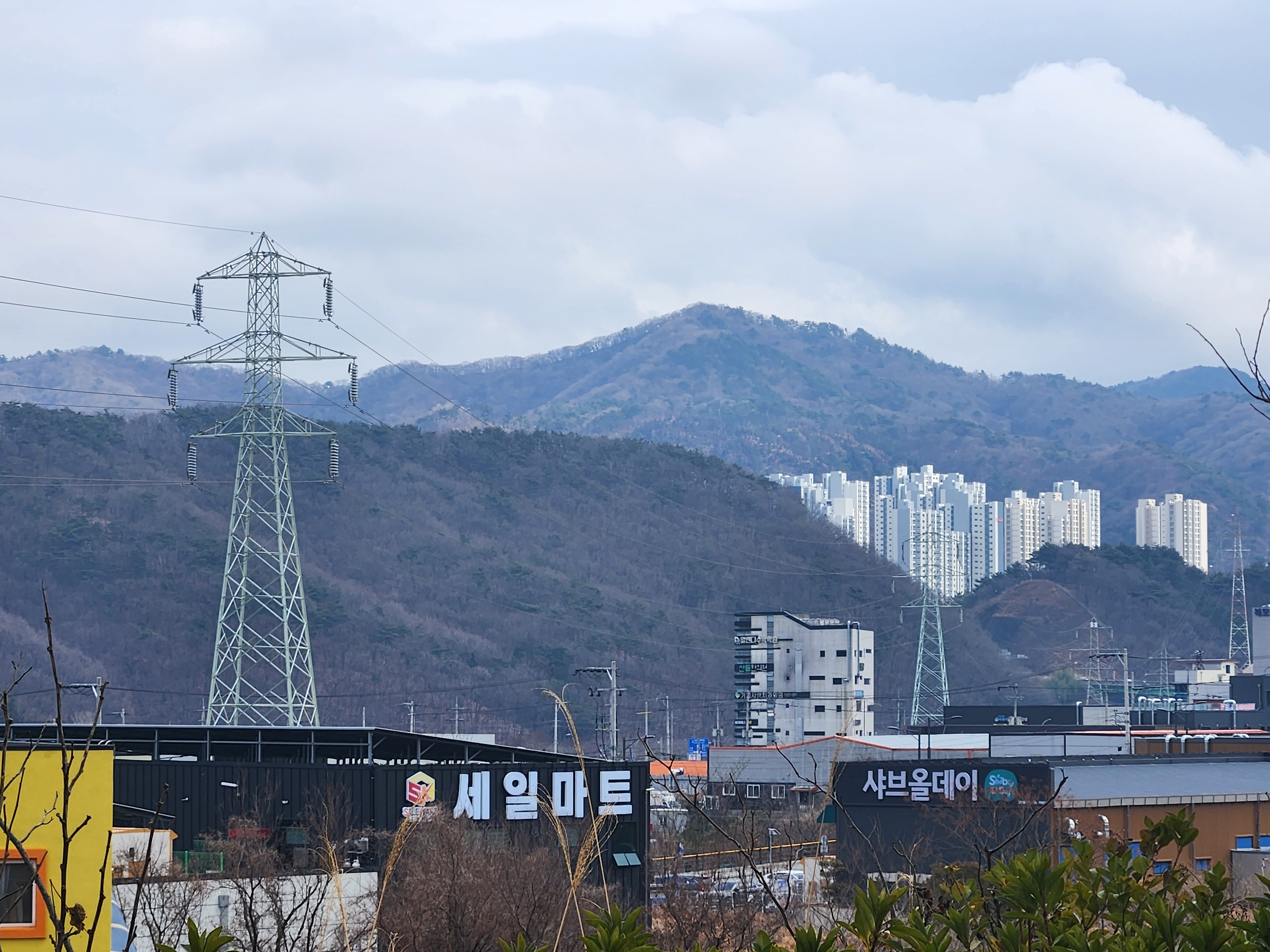 거제시-한전, 상문동 도심 관통 송전철탑 이설 추진 현장 이미지