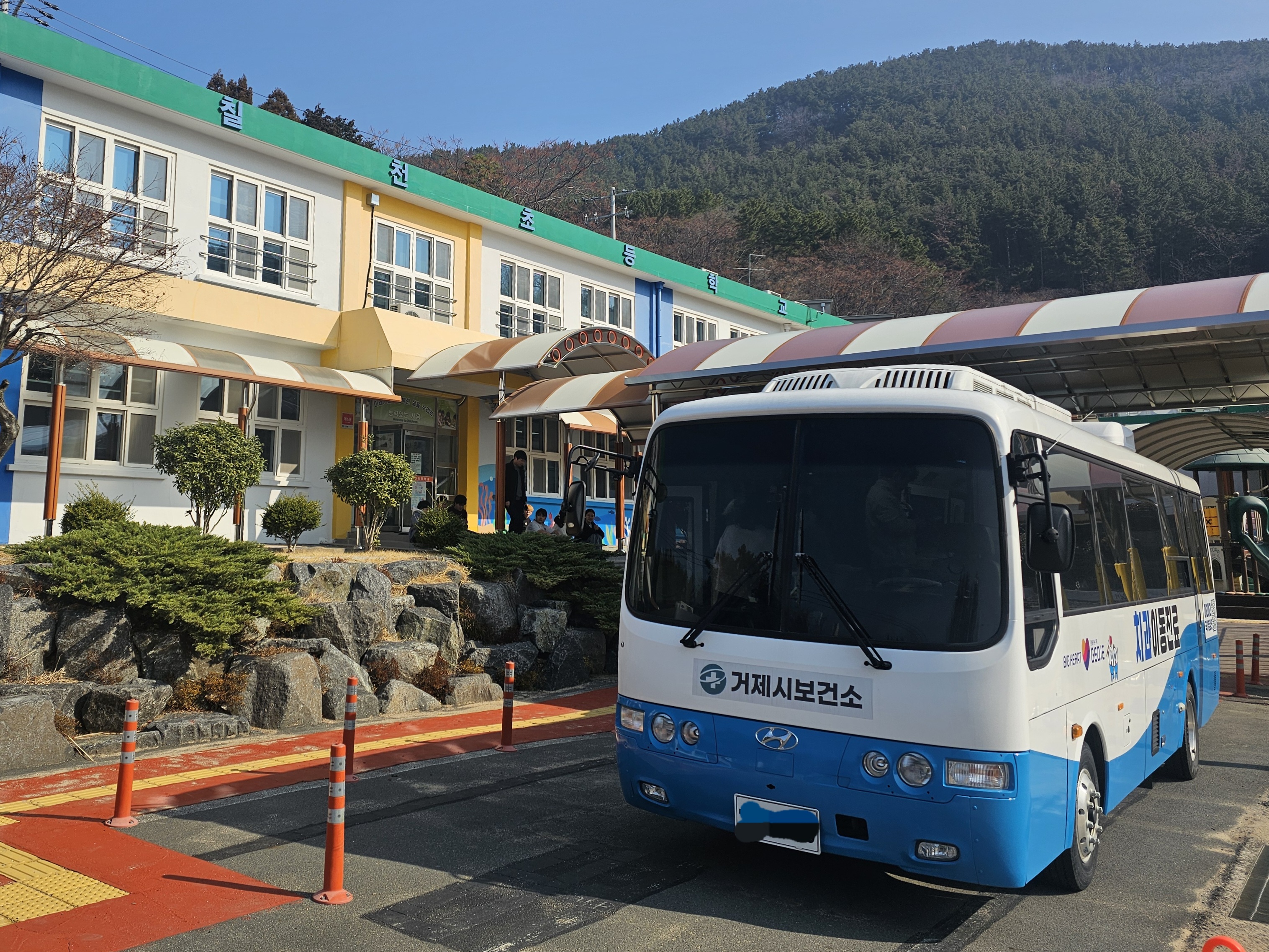 거제시 보건소, 의료 취약지역 주민들을 위한 ‘구강보건 이동진료’시동 현장 이미지
