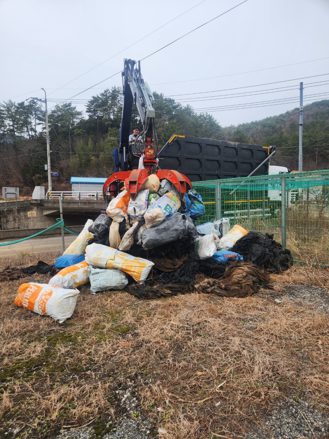 거제시, “봄 맞이 농촌 정화” 활동 전개 현장 이미지