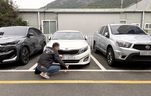 거제시, 체납차량 번호판 영치 본격 시행 현장 이미지