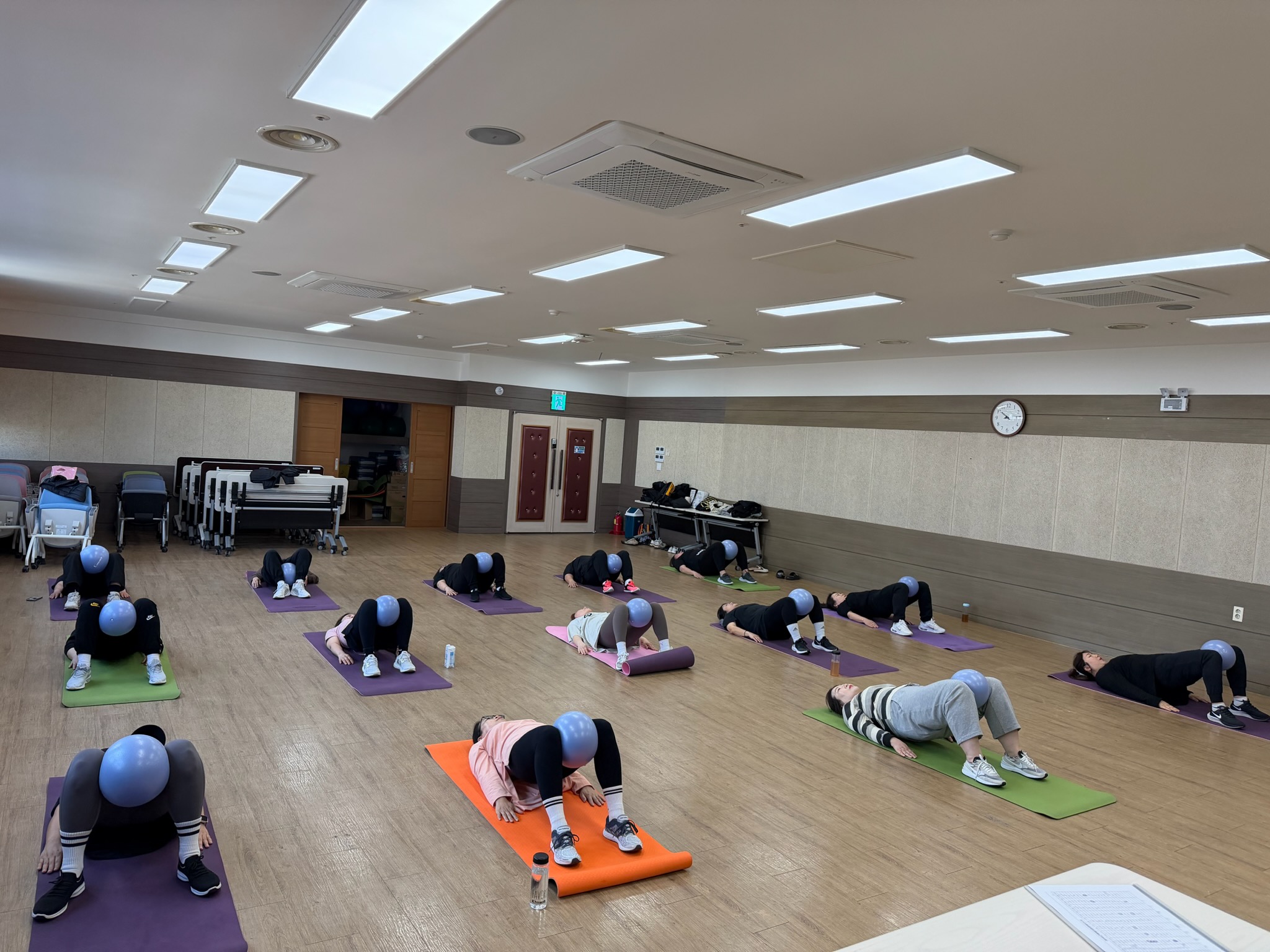 거제시보건소, 3040근육테크탄탄바디 1기 건강증진 운동프로그램 성공적 마무리 현장 이미지