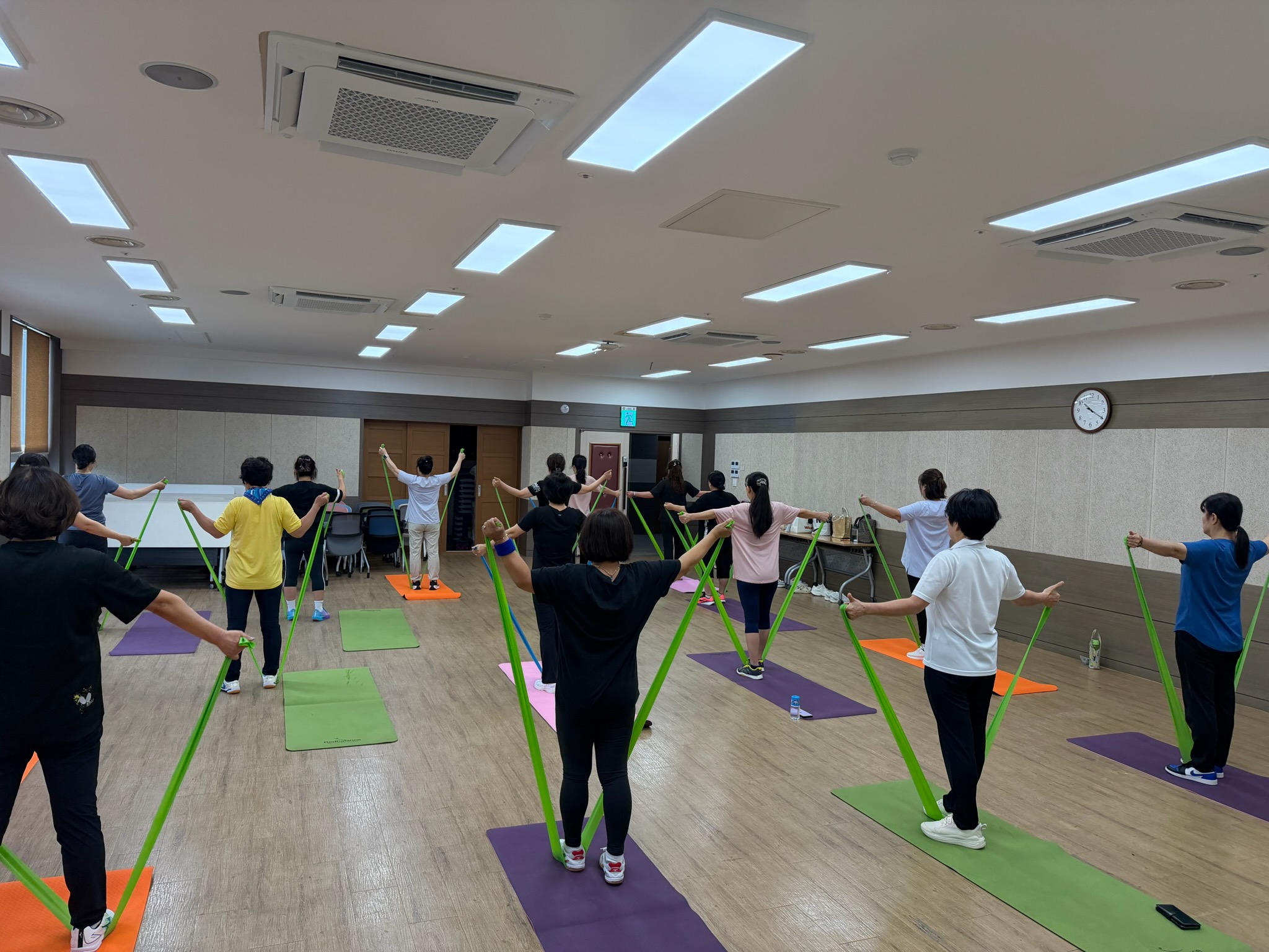 거제시보건소, 갱년기 여성 건강증진 위한 「50 근육테크 탄탄바디 2기」 성황리에 마무리 1