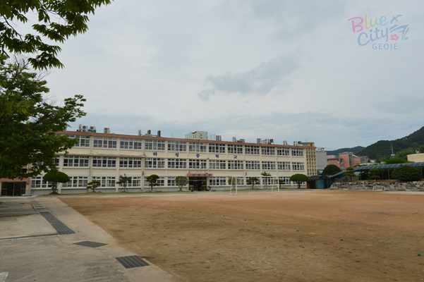 하청면 하청중학교
