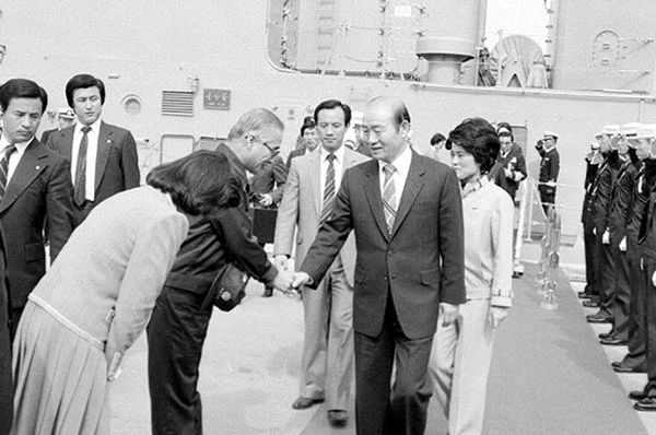 대우조선소를 방문한 전두환대통령(9)