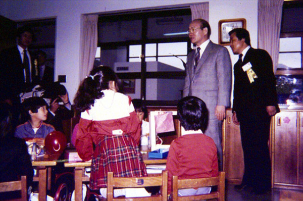 대우초등학교 방문한 전두환대통령(6)