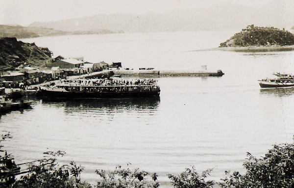 생활풍경(성포항에 기착한 복운호)