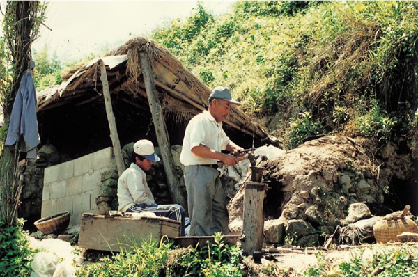 생활풍경(시방의 어느 대장간 풍경)
