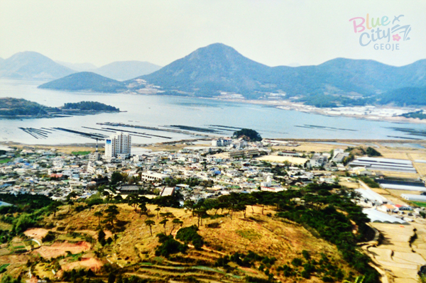 생활풍경(옥산 금성에서 바라본 거제면 서정 서상일대와 거제만 풍경)