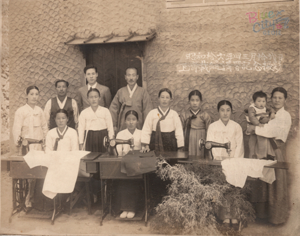 일제강점기 후반(재봉강습회 기념 사진)